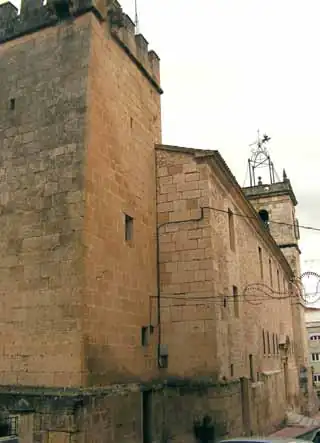 Vitrales de la iglesia de San Santiago con las escenas del Milagro