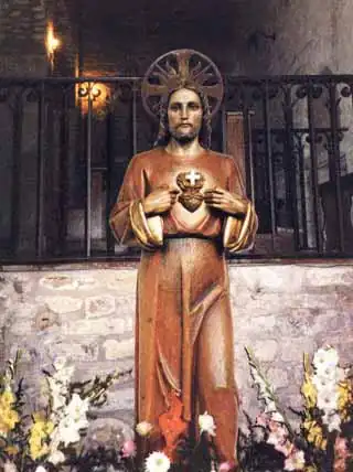 Estatua del Sagrado Corazón que sangró y derramó lágrimas